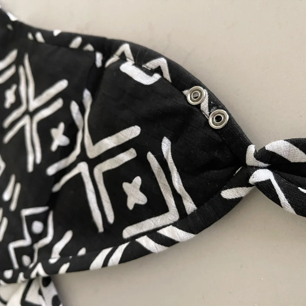 Set of 2 Spearmint Love Muslin Bandana Bibs – Black & White Mud Cloth Print NWOT